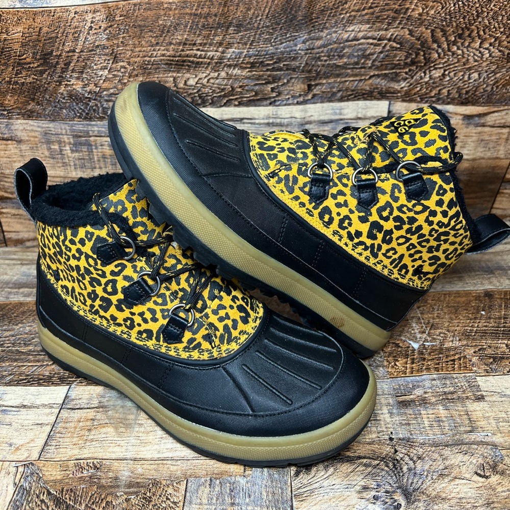 Women’s Size 9.5 Nike Woodside Chucka ACG Black Tan Boots VINTAGE CHEETAH RARE